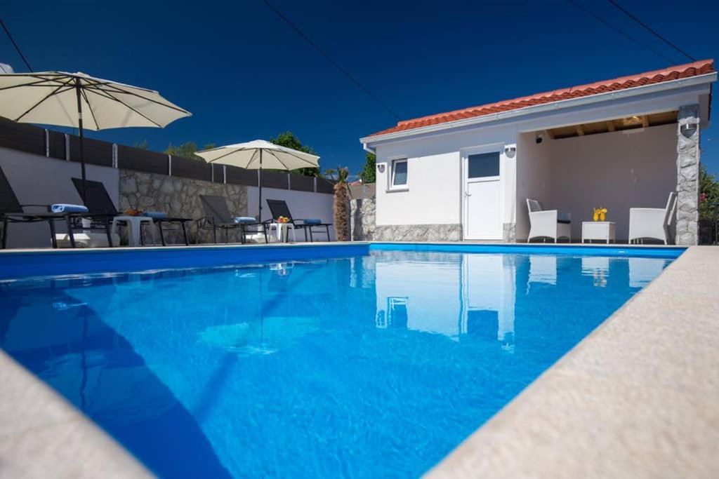 Adria-Holiday House With A Private Pool In Krk Корнич Экстерьер фото